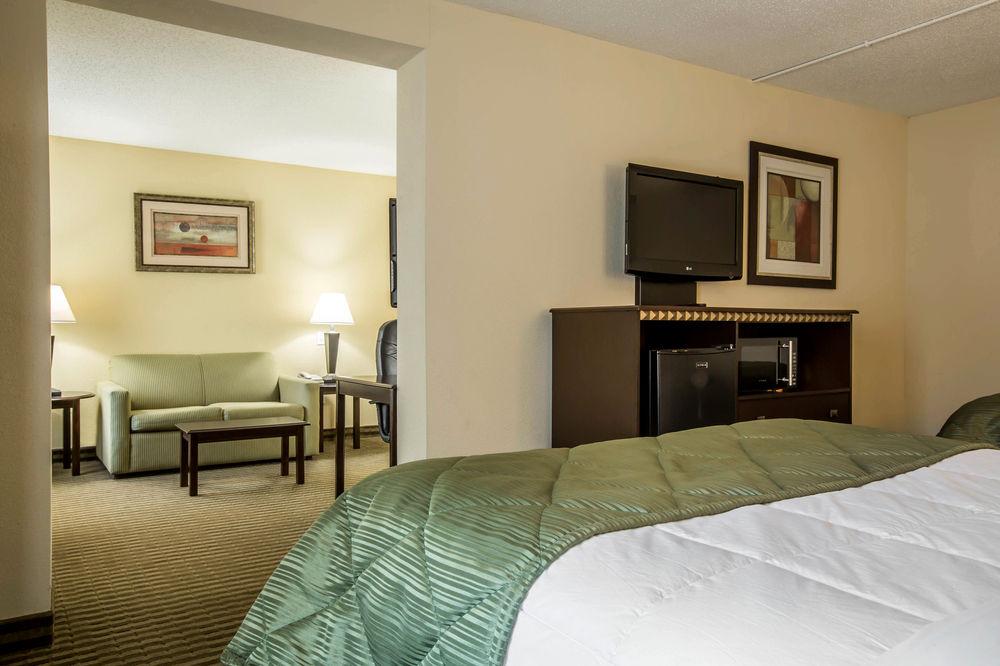 Quality Inn & Suites Greenville - Haywood Mall Eksteriør bilde