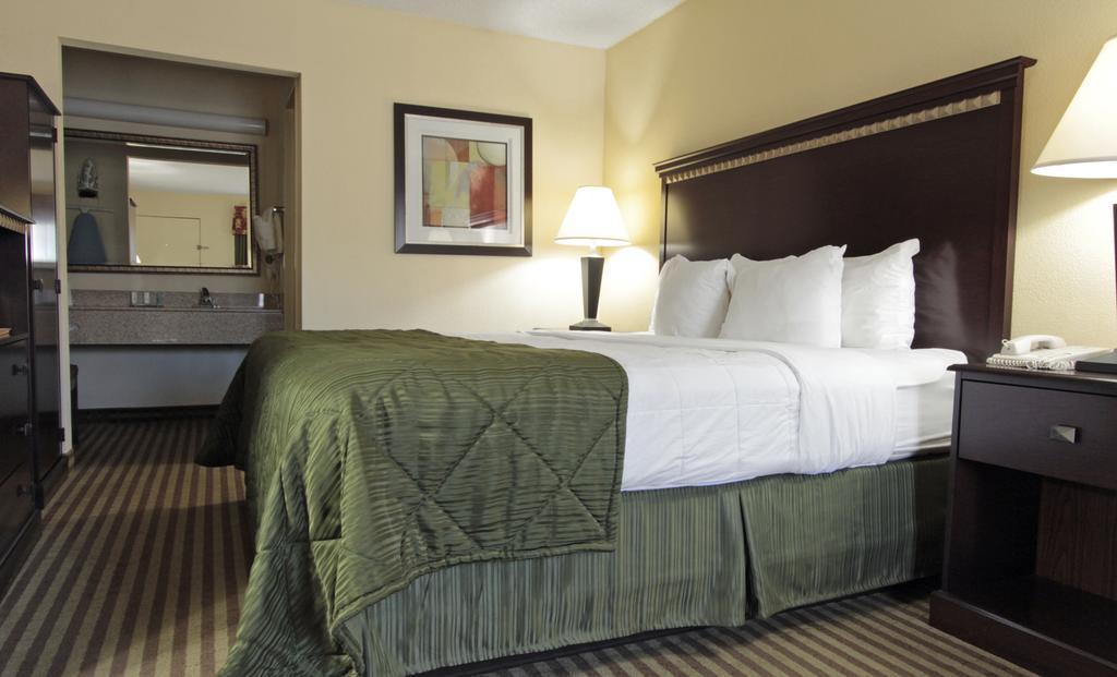 Quality Inn & Suites Greenville - Haywood Mall Eksteriør bilde